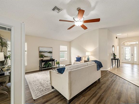 5th image of 17984 SE 89th Rothway Ct