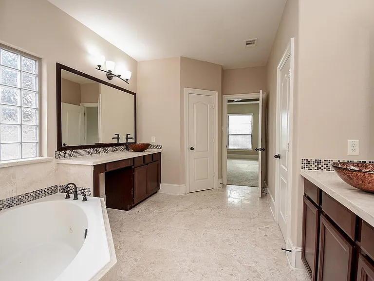 6034 Gracys Landing Ln — Photo 25
