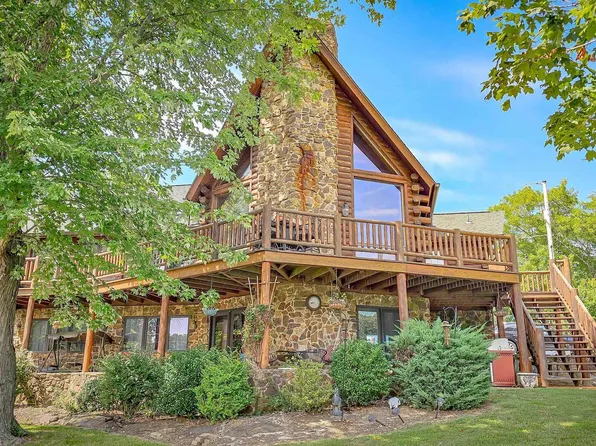 70 Capital Point, Goreville, IL 62939