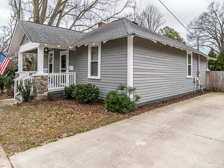 1629 Sunrise Ave — Photo 1