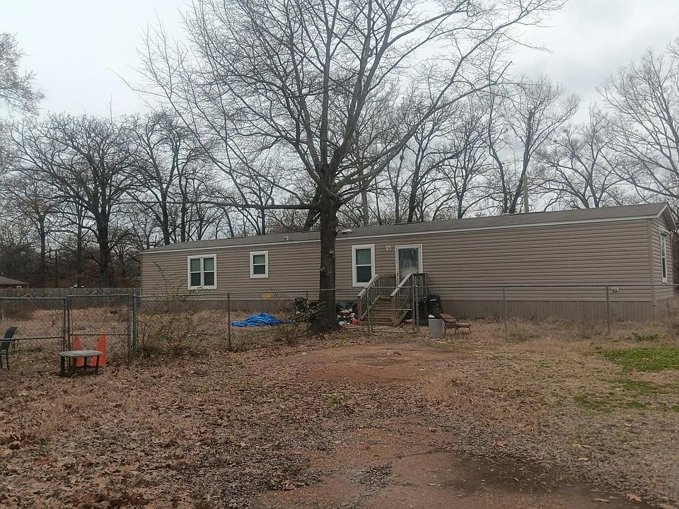 2nd image of 4519 N Lakeshore Dr