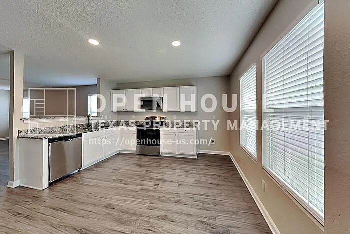2505 Avalon Creek Way — Photo 6