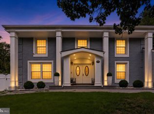 10904 Gainsborough Rd, Potomac, MD 20854