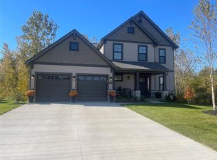 102 Grand View Hills Ln, Edwardsville, IL 62025