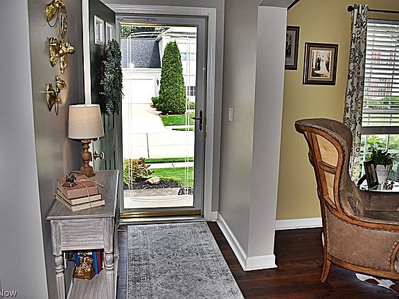 3rd image of 7832 Benton Ln