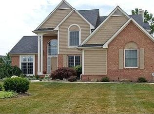 2874 Treyburn Ln, West Bloomfield, MI 48324