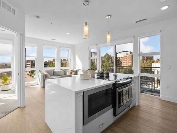 3500 S Corona St #404, Englewood, CO 80113