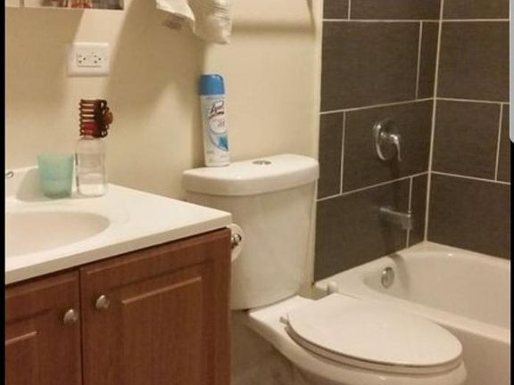 5th image of 5438 S Woodlawn Ave #1