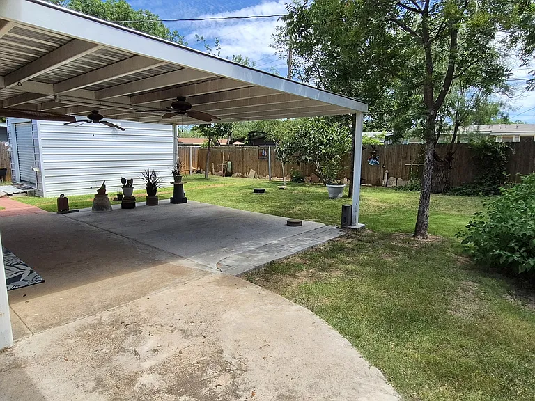 2485 Baylor Ave — Photo 3