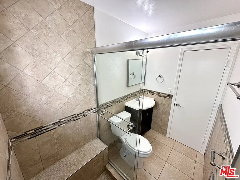 7209 Willoughby Ave #10 — Photo 12