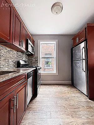 2nd image of 205 W 147th St #18