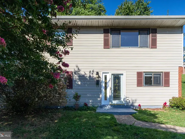 4203 Lyons St, Temple Hills, MD 20748