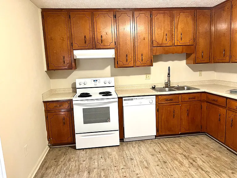 110 Chalfont Dr — Photo 11