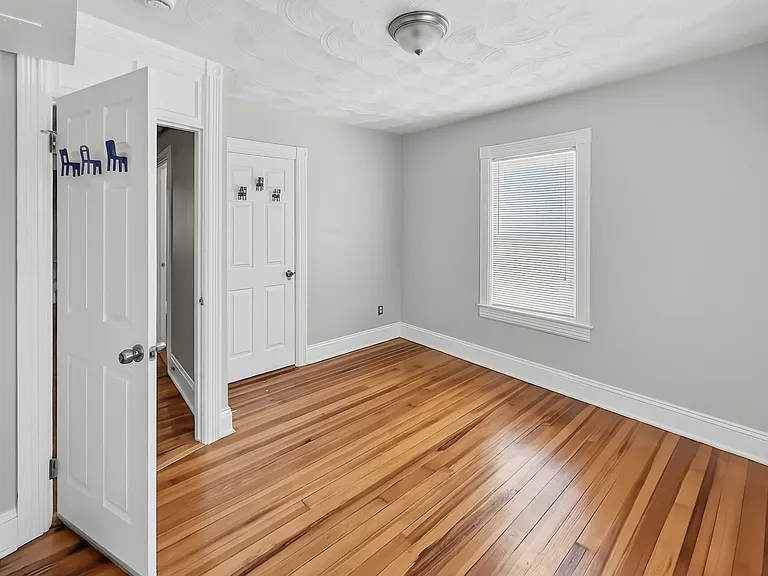 358-362 Weeden St #3 — Photo 24