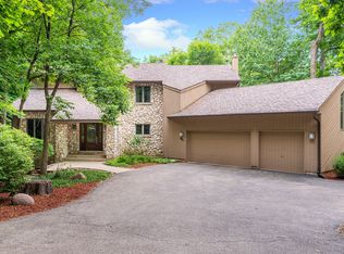 805 S Roselle Rd, Roselle, IL 60172