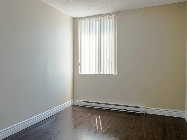 631 Macdonald Ave — Photo 14