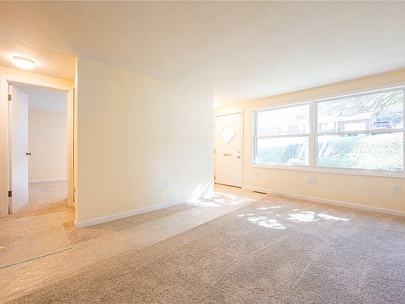 5th image of 901 N 2nd St