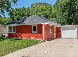 230 Moreland Ave, Mankato, MN 56001