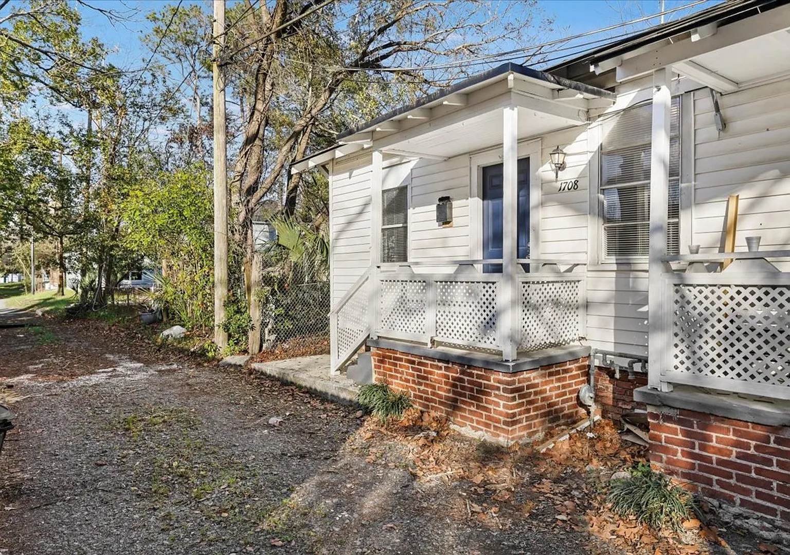 1708 Lennox Court — Photo 2