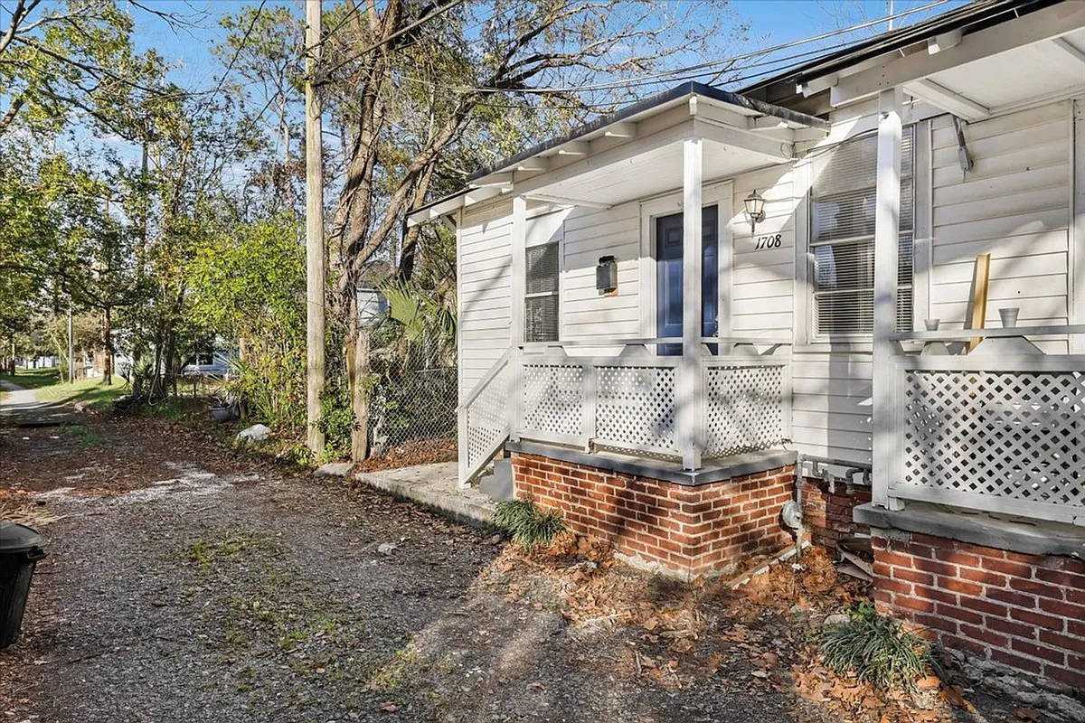 Building Photo - 1708 Lennox Ct
