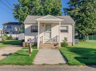 9 Maplewood Ave, Villas, NJ 08251