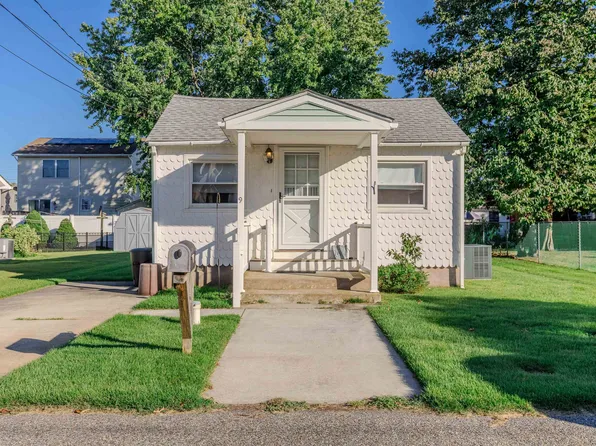 9 Maplewood Ave, Villas, NJ 08251