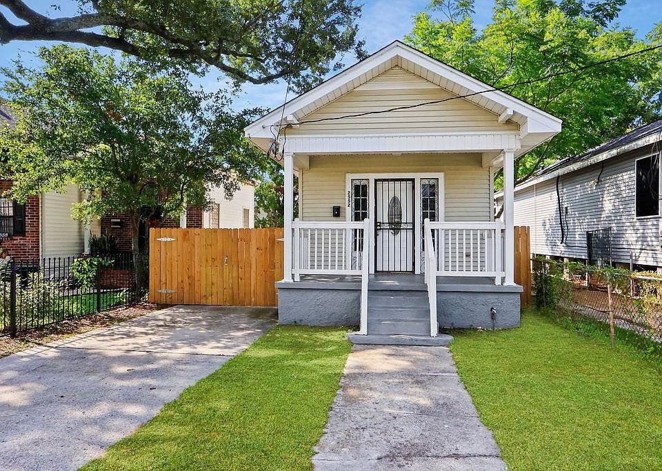 1st image of 2552 Lavender St