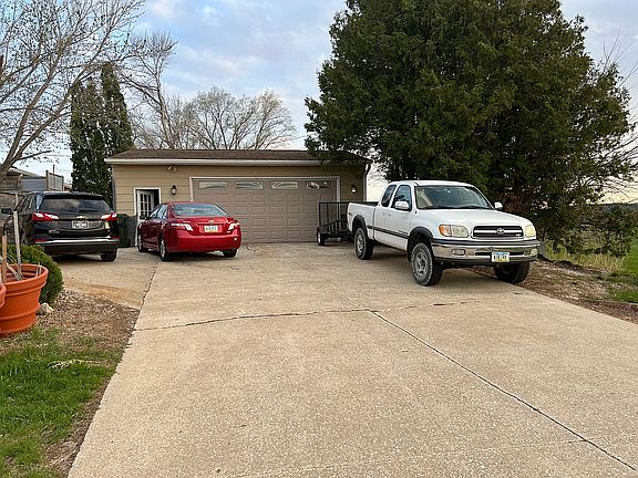 4th image of 1425 Highview Dr