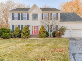 6 Timbers Ct, Branchburg, NJ 08876