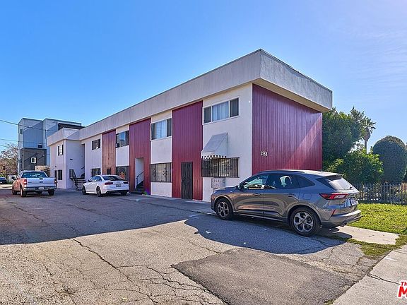 2nd image of 3568 S Budlong Ave