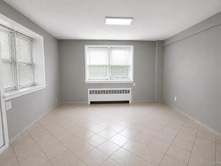 248 E Broadway #5 — Photo 4