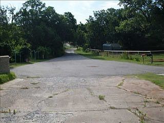 2nd image of 3401 Le Richardson Cir