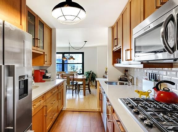 4th image of 180 W End Ave APT 18M