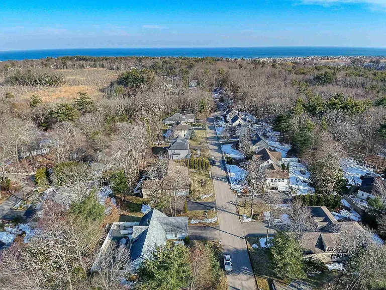 3 Katie Ln — Photo 4