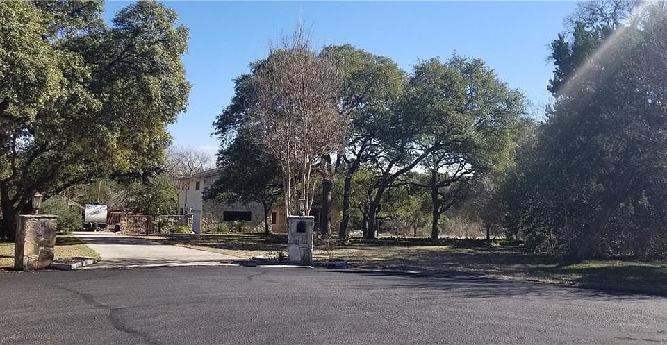 1st image of 25 Country Dr