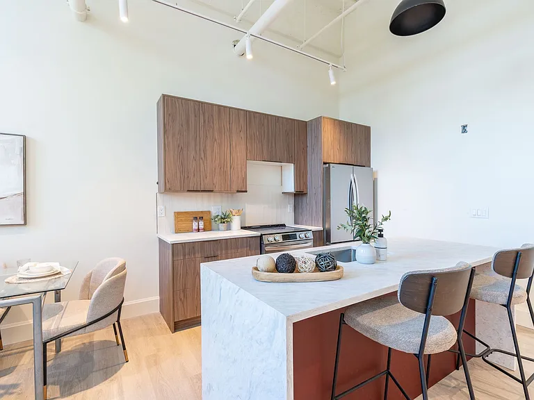 3003 Glenwood — Photo 49