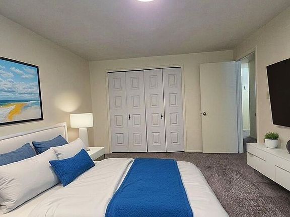 2nd image of 6632 Dublin Loop W APT 4