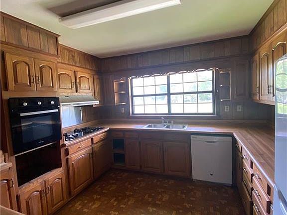 4th image of 39123 Craddock Ln