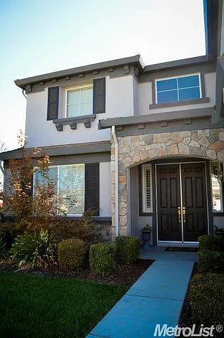 1574 Lyman Pl photo 1