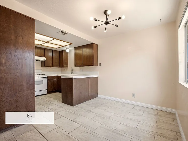 5934 1/2 Alessandro Ave — Photo 8