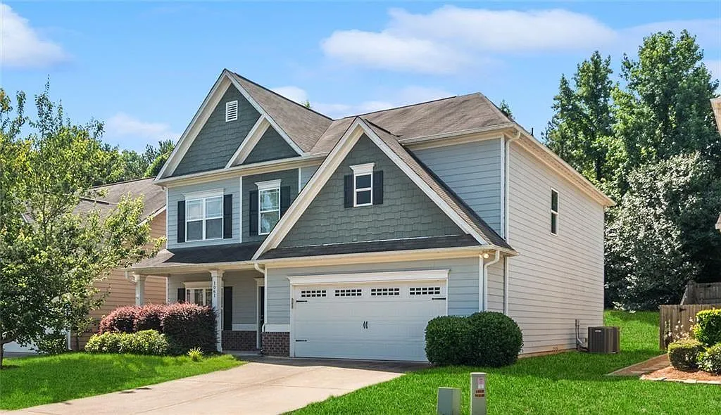 5 bed, 3.5 bath, 3025 sqft, $2,350 — Photo 2
