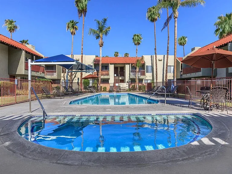 Sage Courtyard Apartments — Photo 23