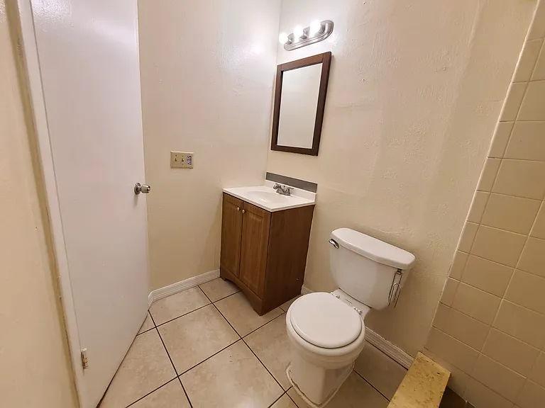 1948 Lake Atriums Cir #121 — Photo 17