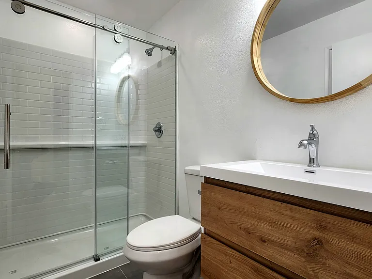 1617 E 6th St #303 — Photo 13