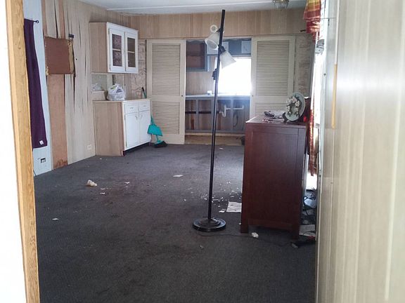 5th image of 620 Jenny Wren Rd