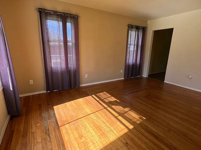 2421 Central Ave — Photo 13