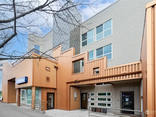 4020 Aurora Avenue N #100, Seattle, WA 98103