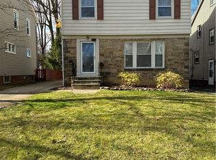 1142 Plainfield Rd, South Euclid, OH 44121