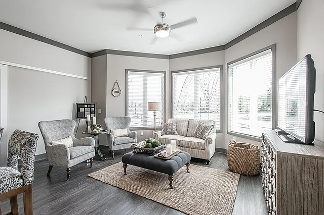 Vintage at the Avenue Apartments — Photo 26