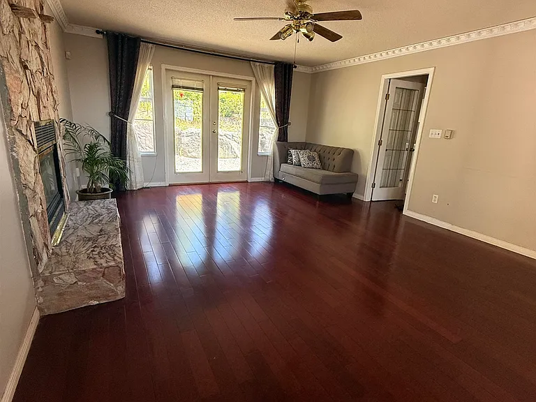 2657 Sandstone Cres #UPPER FLOOR — Photo 12